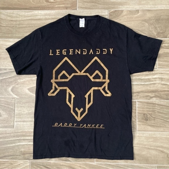 Daddy Yankee La Ultima Vuelta World Tour Graphic T-Shirt - Picture 2 of 4